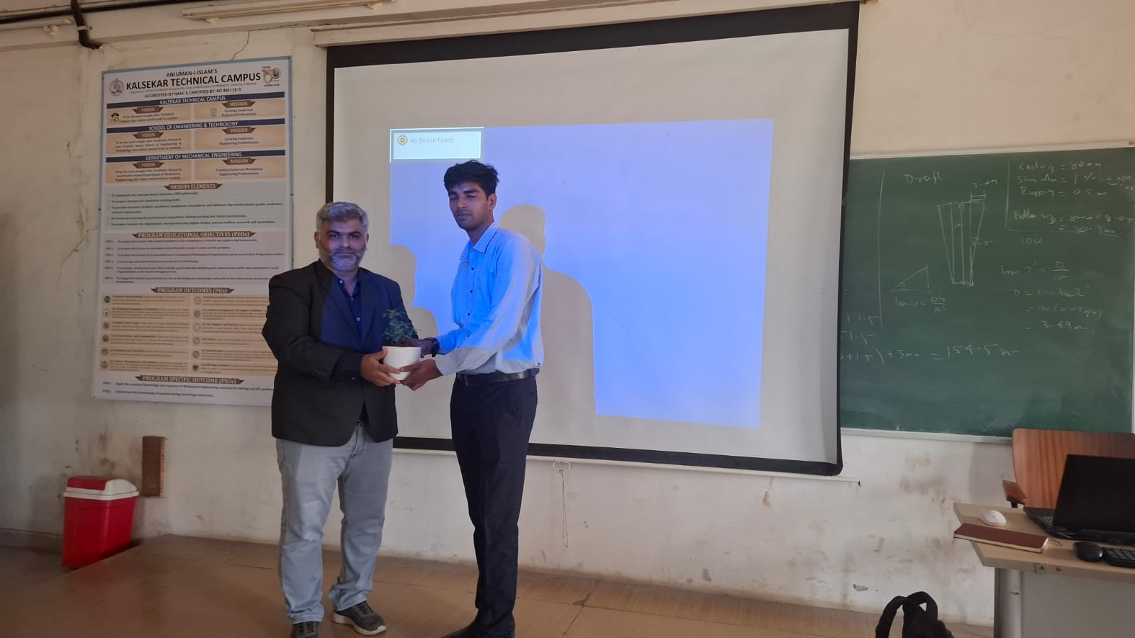 Nishlab Creations workshop at AIKTC School of Engineering - memento presentation